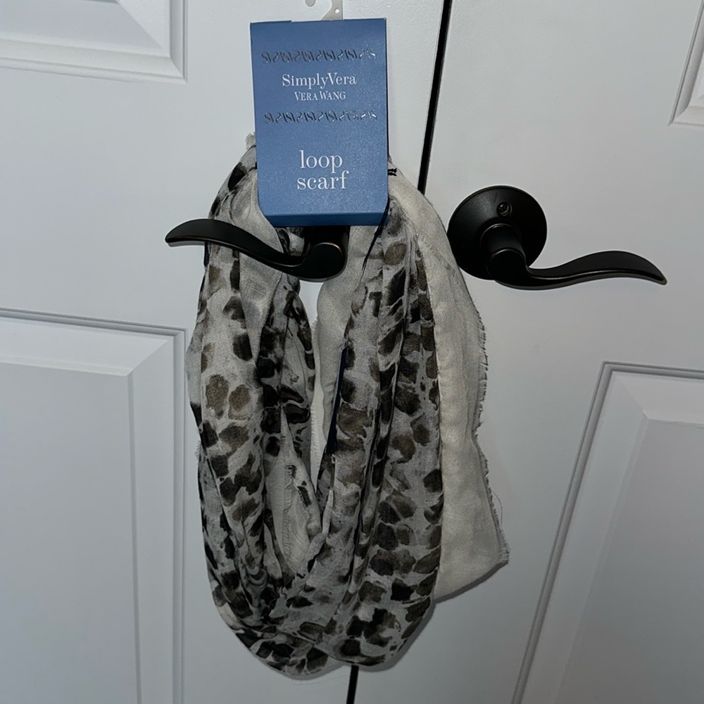 New Vera Wang Scarf